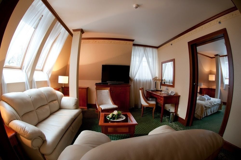 Park Hotell 4*