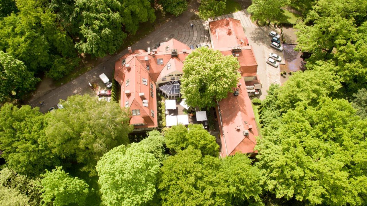Park 4*